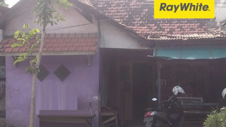 Dijual Rumah di Jalan Demak Surabaya Pusat