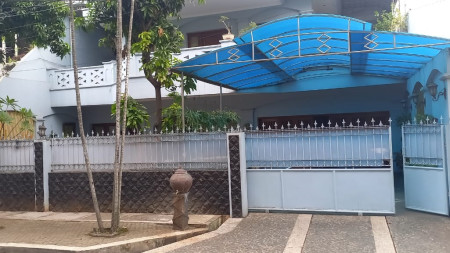 Rumah bagus, cantik siap huni di Bintaro 