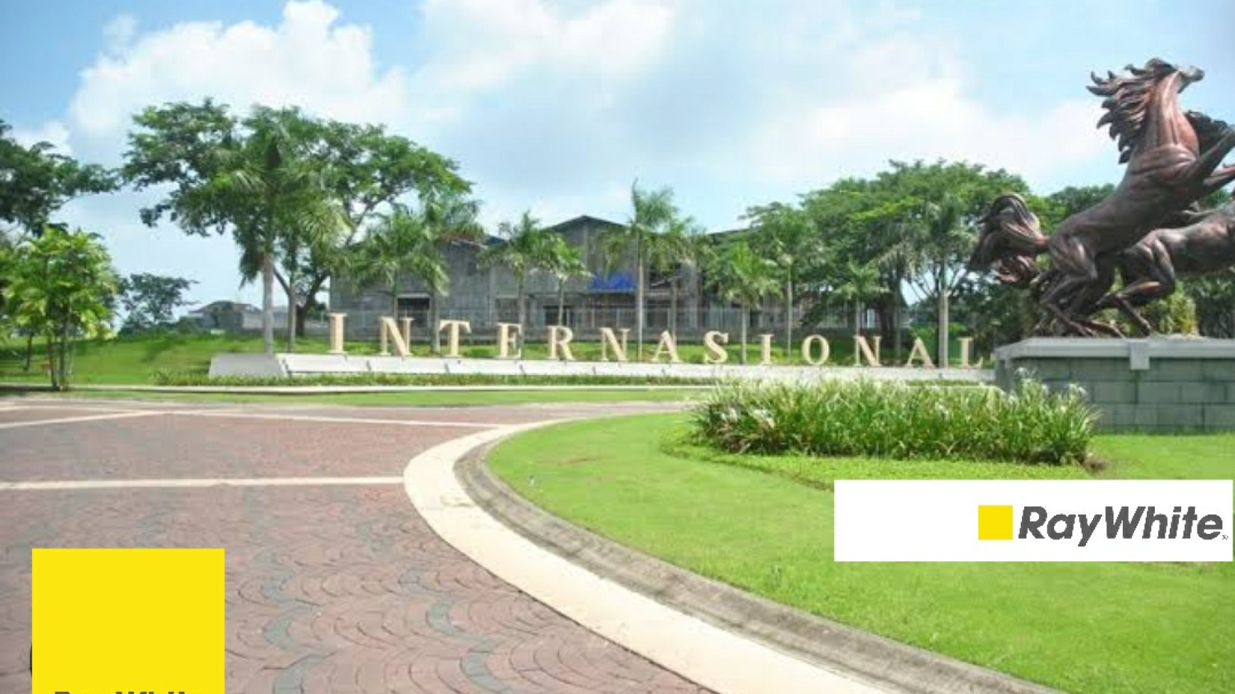 Dijual Rumah Baru Bukit Golf Internasional Citraland Surabaya + Area Lift - Tinggal FINISHING