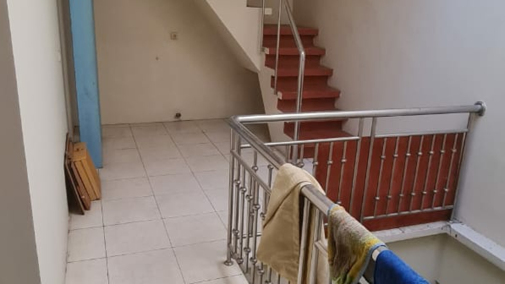 Dijual Rumah Raya Darmo Baru Barat Surabaya- Raya Kembar - Komersial Area cocok buat Segala Usaha