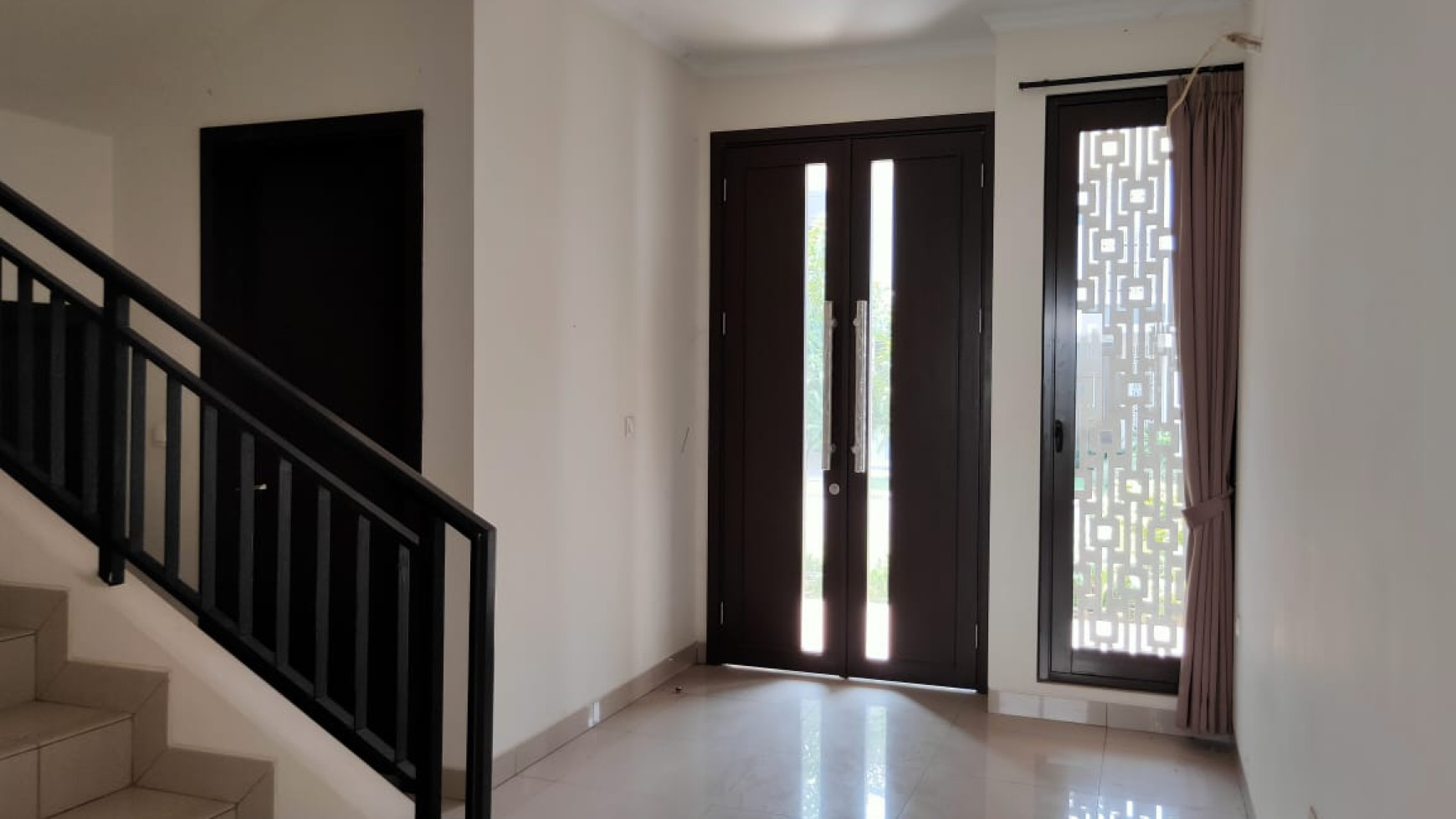 Rumah Asri Semi Furnished di Summarecon, Bandung