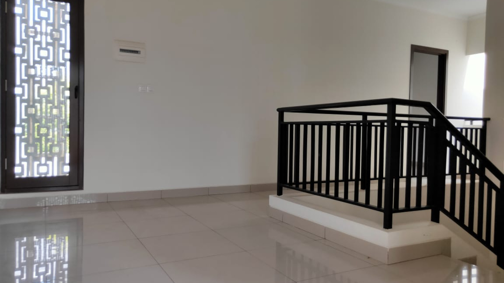 Rumah Asri Semi Furnished di Summarecon, Bandung