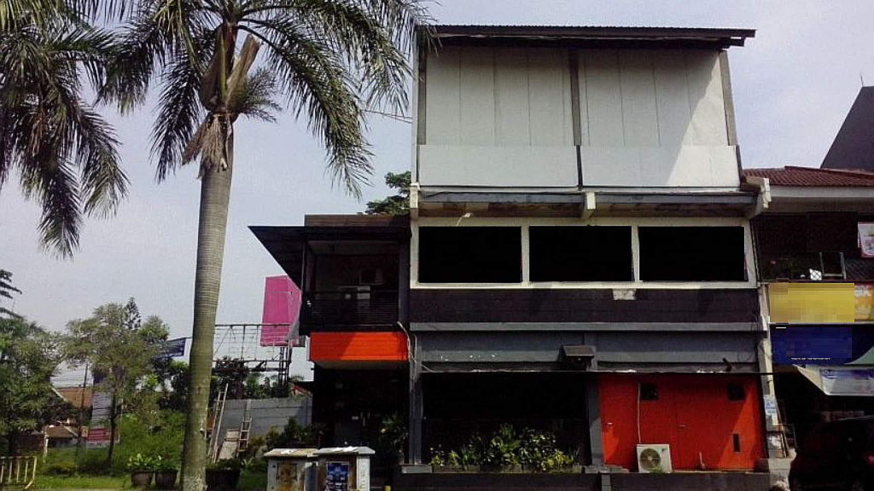 Ruko komersial di Bintaro 