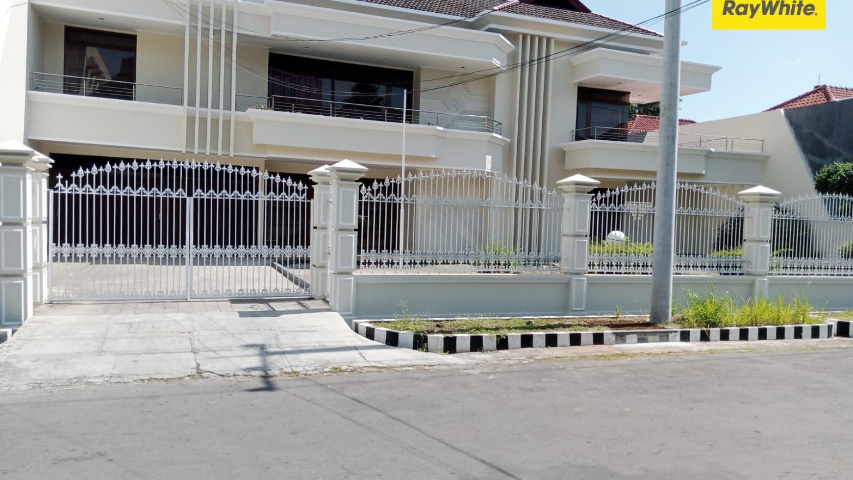 Disewakan Rumah Strategis di Kertajaya Indah Timur Surabaya