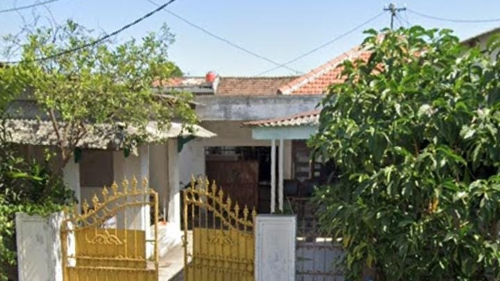 Dijual Rumah Siap Huni Tanah SHM Strategis di Sawotratap Sidoarjo