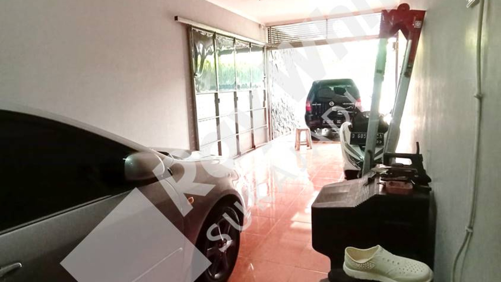 Dijual Rumah Asri Bernuansa Villa di Mainroad Sayap Cikutra