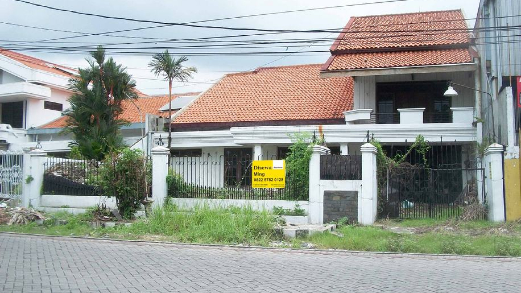 Rumah di Tenggilis Mejoyo, bisa untuk rumah tinggal/kantor, Lokasi dekat Parkiran UBAYA - MG -