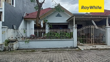 Dijual Rumah SHM di Taman Pondok Indah Wiyung Surabaya