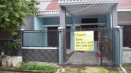 Rumah di Taman Wiguna Selatan, Cocok untuk Pasutri Muda, Sudah Renovasi, Siap Huni