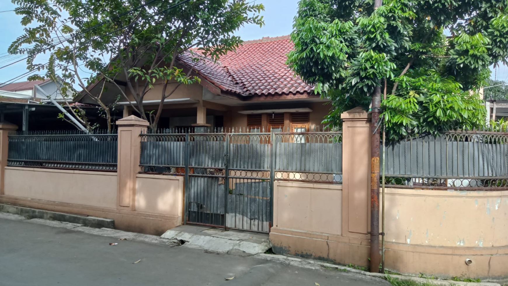 Rumah Terawat di jl PLN Ciateul, Bandung Kota