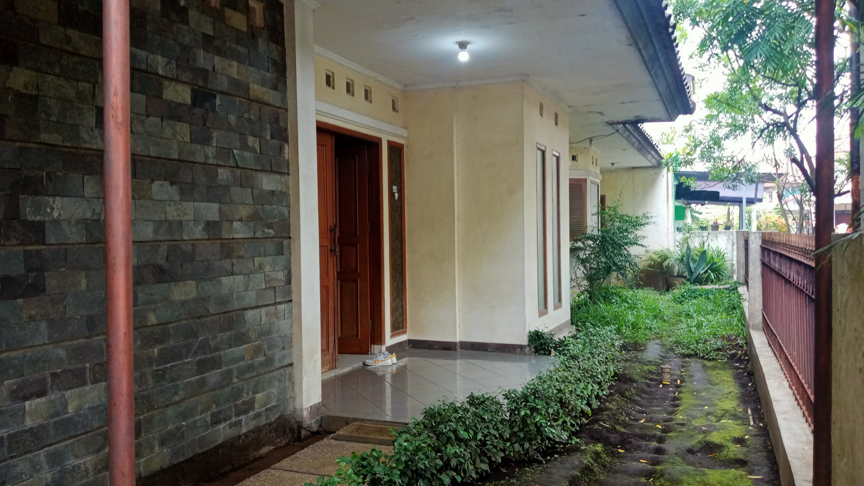 Rumah Nyaman & Terawat di jl Jupiter Selatan. Bandung