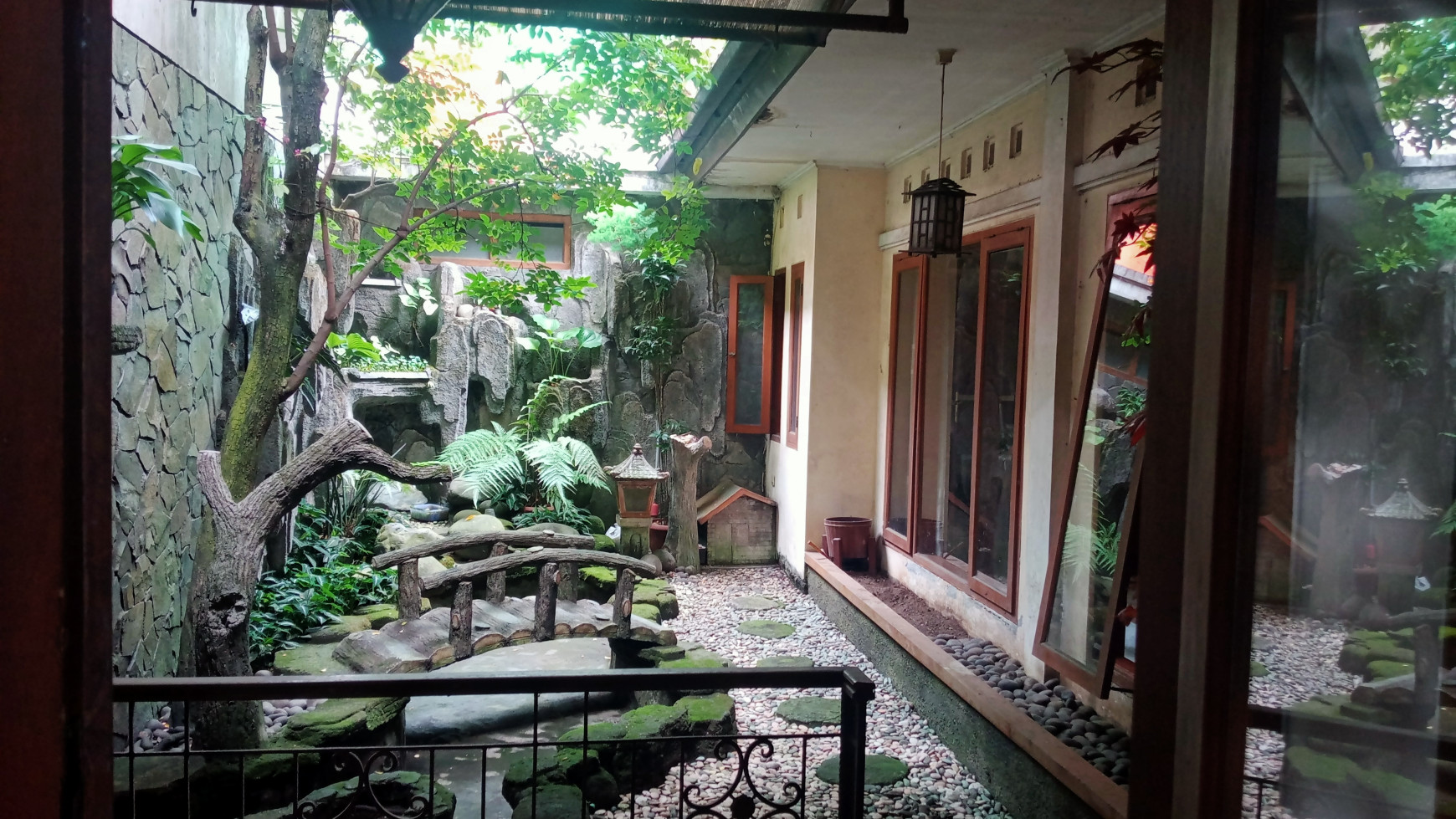 Rumah Nyaman & Terawat di jl Jupiter Selatan. Bandung