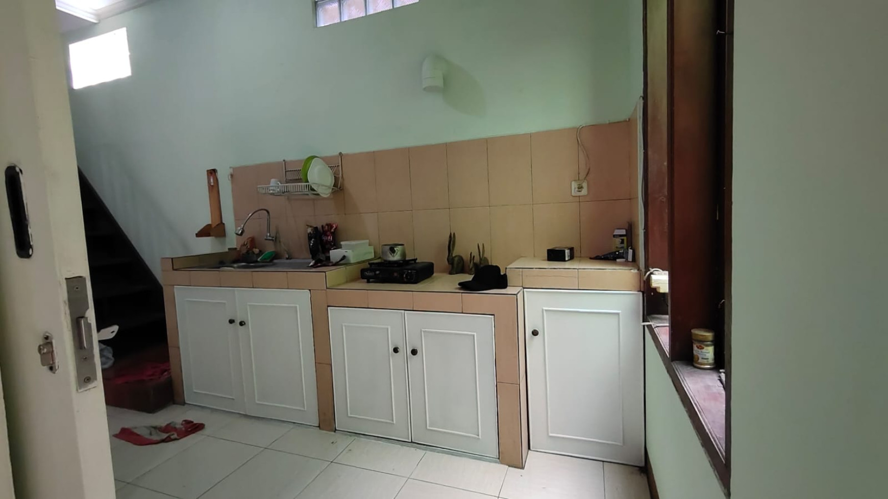 Rumah Minimalis Semi Furnished di jl Saturnus Utara, Bandung