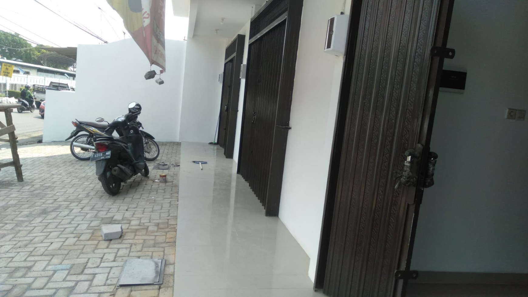 RUKO A WIRASABA LOKASI DI JALAN UTAMA YANG RAMAI