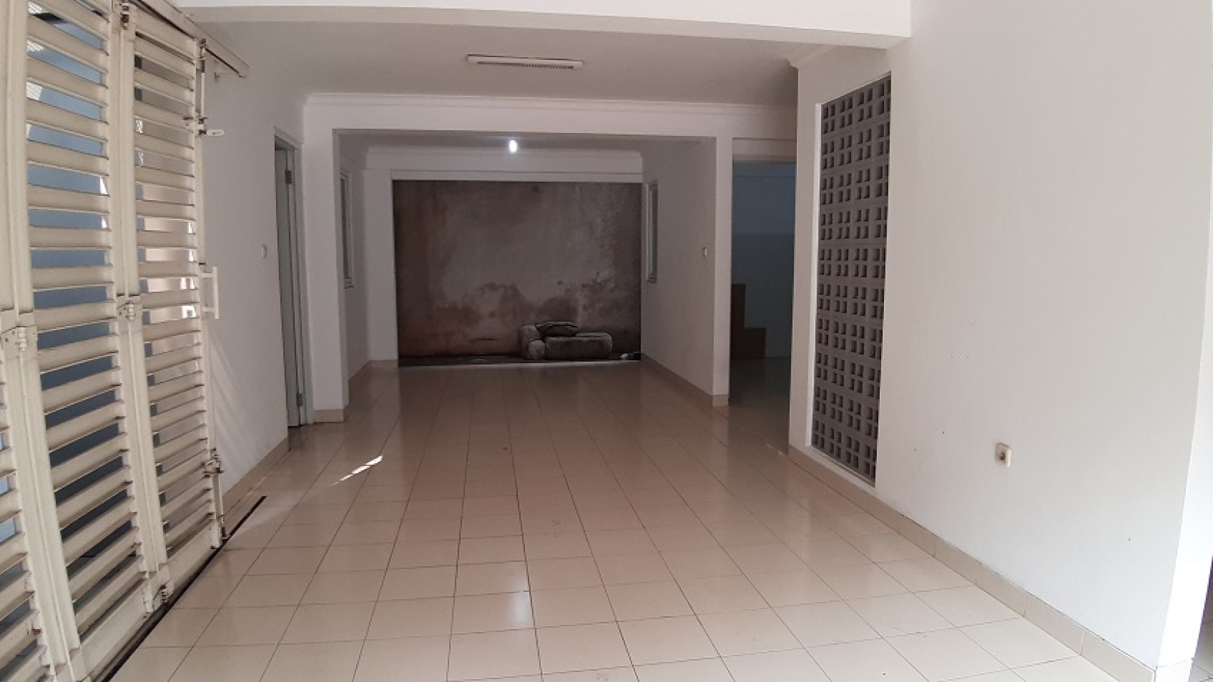 RUMAH DI KOMPLEKS MAYFAIR HOUSE CILANDAK, DALAM CLUSTER, DEKAT TOL DESARI