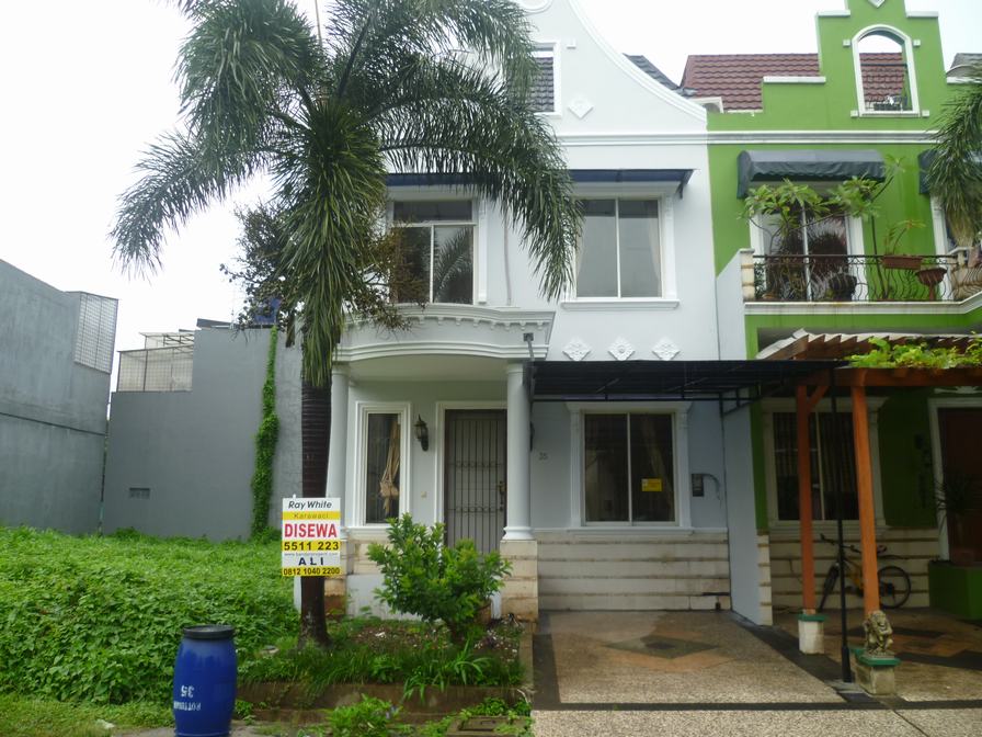 Disewakan Rumah Holandia Jl. Rotterdam - Lippo Karawaci