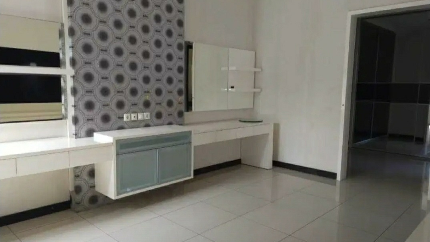 Dijual Rumah Graha Family blok N - Surabaya - Modern Mewah Siap Huni