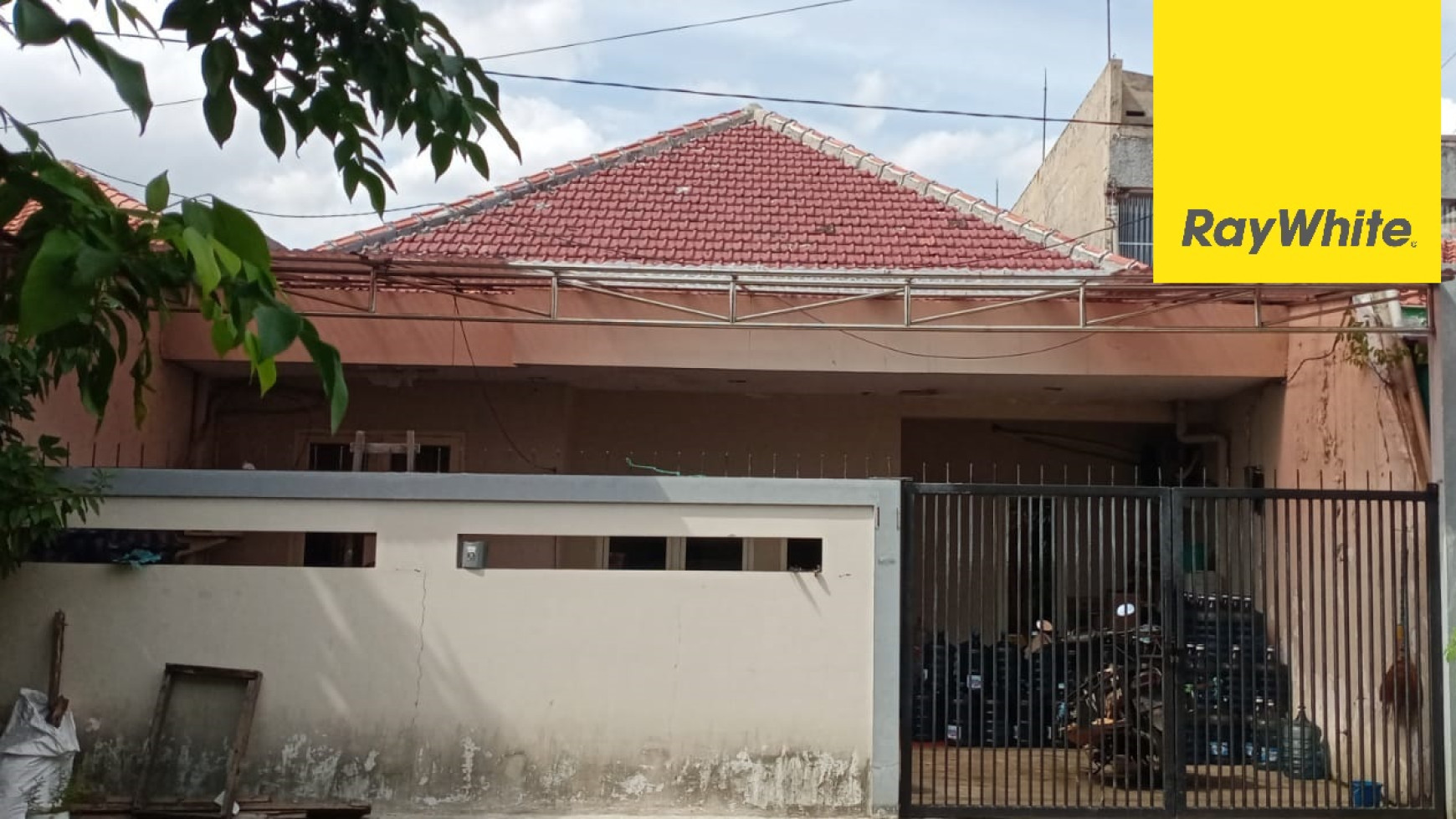 Rumah 1,5 di Dukuh Kupang Timur Surabaya