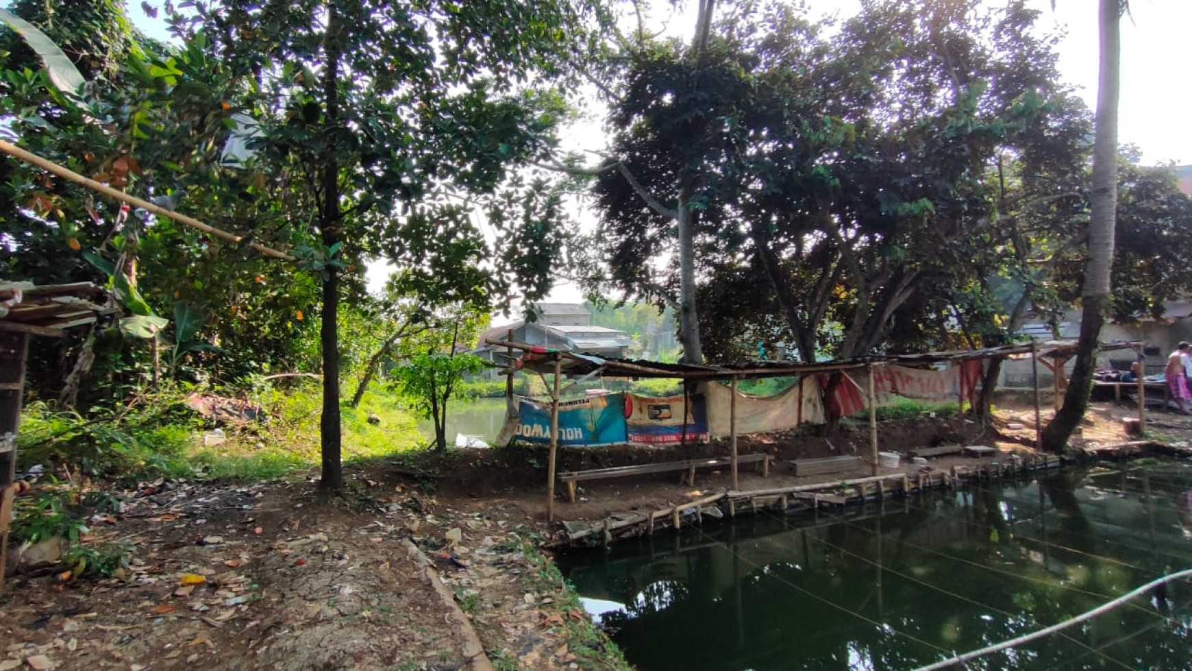 Tanah beserta bangunan, kebun dan pemancingan di Bogor