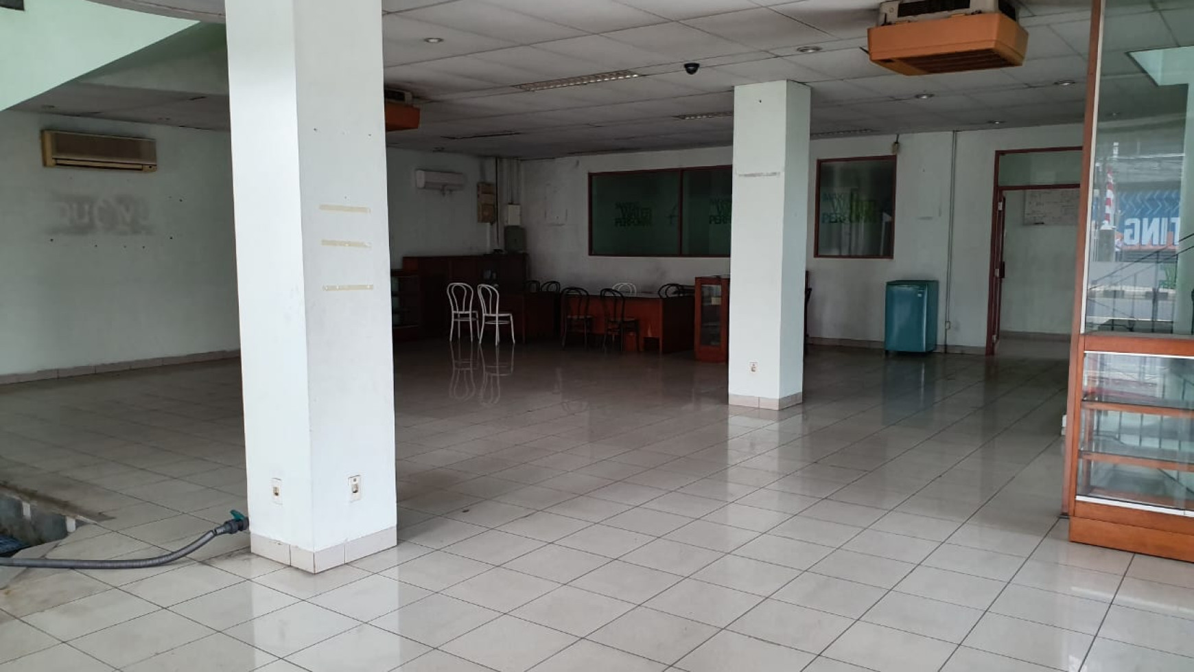 Disewakan Gedung 5 Lantai di Fatmawati 