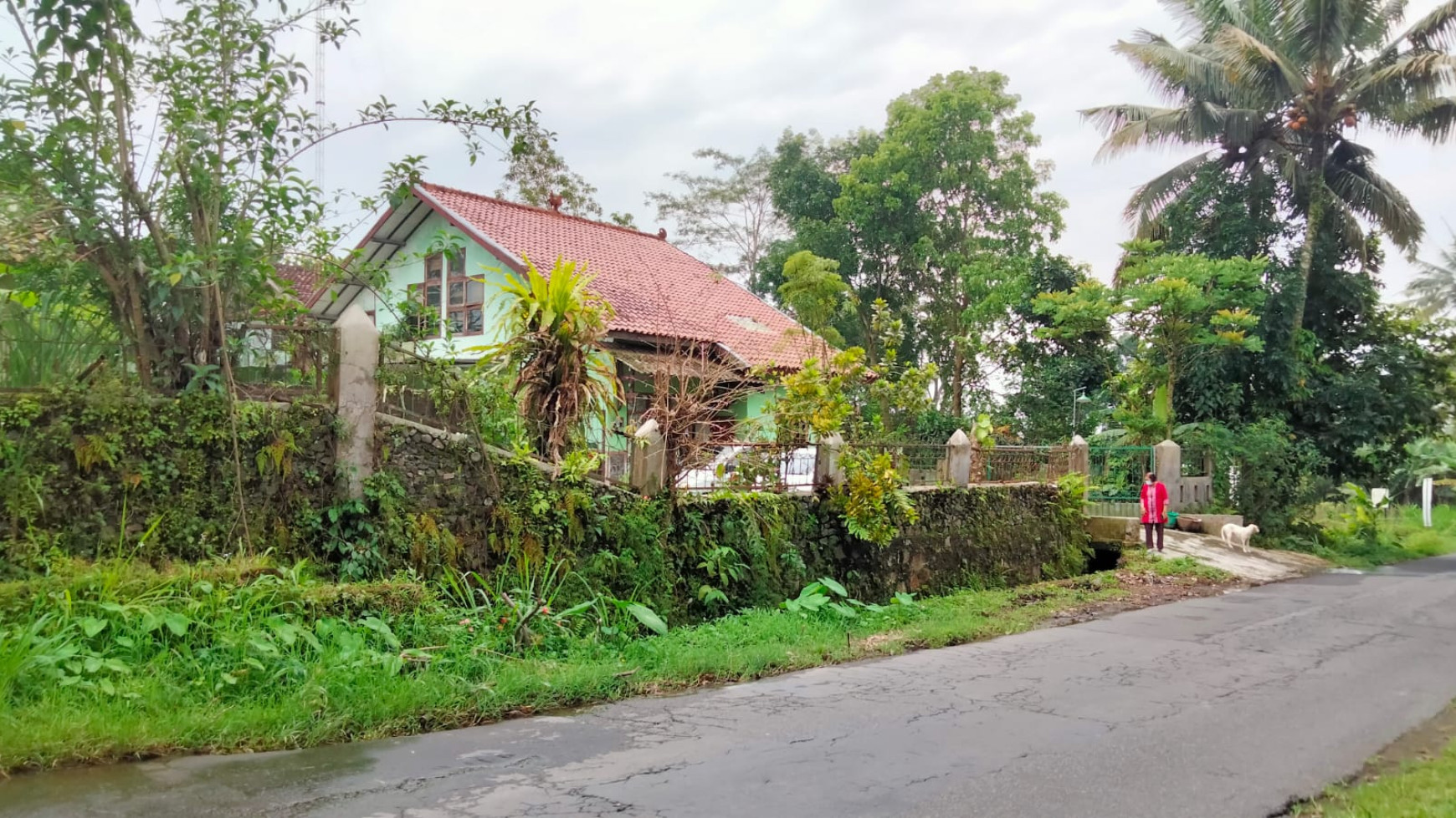 RUMAH SEMI FURNISH + TANAH 3 KAVLING DI PAKEM 