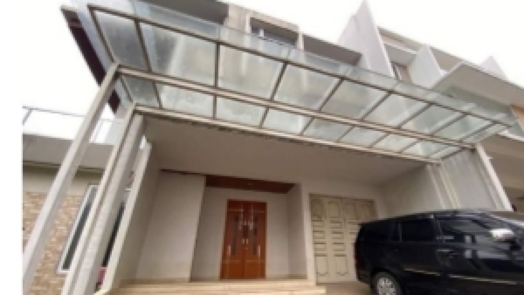 Dijual rumah dalam town house "Royale Hill"  Jl Puri Mutiara Raya Cilandak 