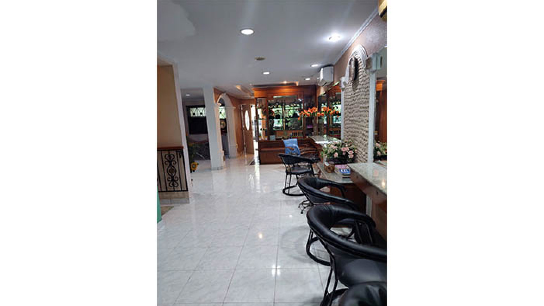 Rumah Untuk Bisnis Usaha Salon & Tanah Bangunan Di Pelepah Hijau Kelapa Gading Luas 6x20m2