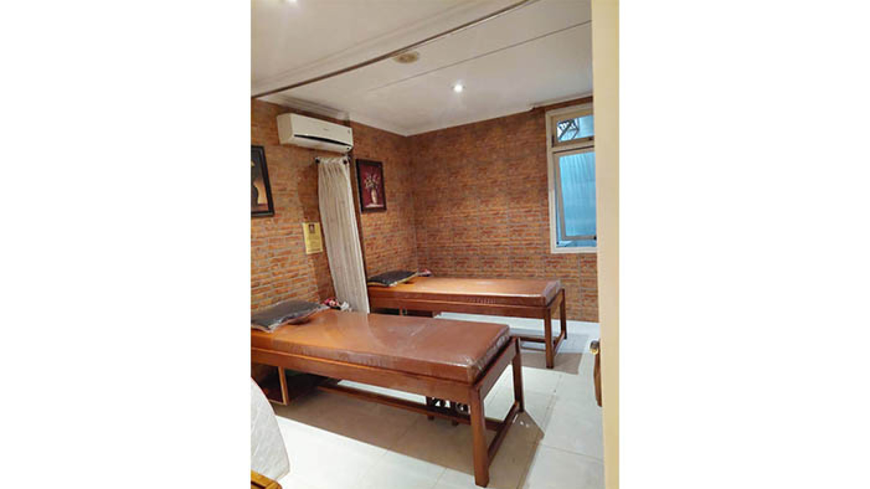 Rumah Untuk Bisnis Usaha Salon & Tanah Bangunan Di Pelepah Hijau Kelapa Gading Luas 6x20m2