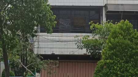 Ruko 3 lantai di Raya Dharmawangsa Surabaya