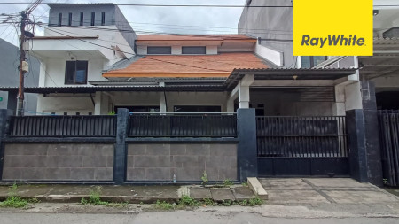 Rumah 2,5 lantai di Manukan Krajan Surabaya