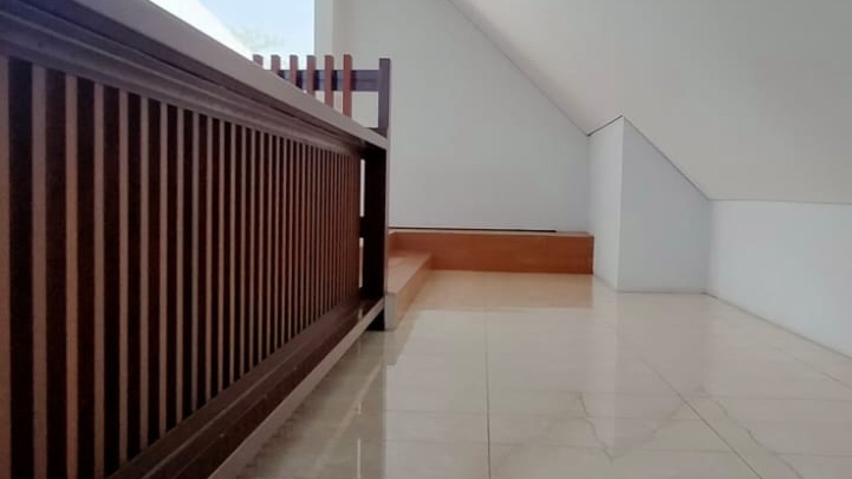 Rumah Siap Huni dengan Design Artistik dan Lokasi Strategis @Villa Bintaro Indah