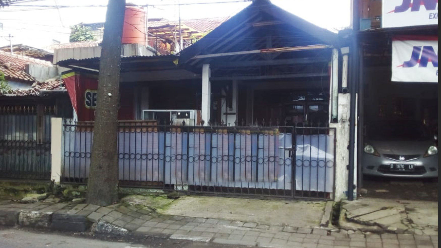 Rumah di Sarijadi sariasih cocok untuk hunian atau usaha (Mainroad)