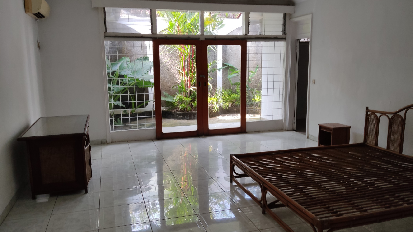 RUMAH DI KEMANG JAKARTA SELATAN ( 375 JT/THN Nego )