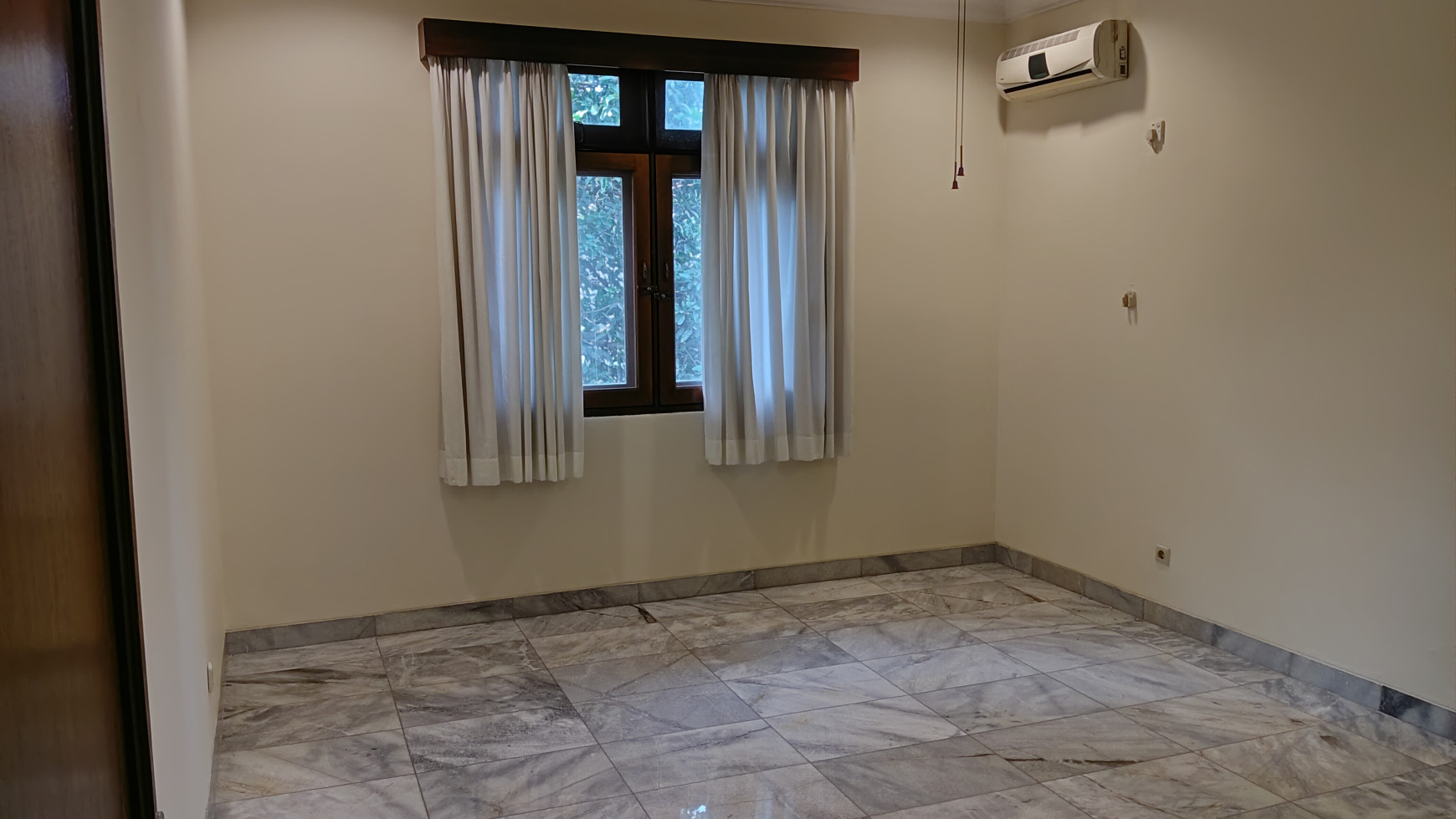 RUMAH DI KEMANG JAKARTA SELATAN ( 29 Jt/m )