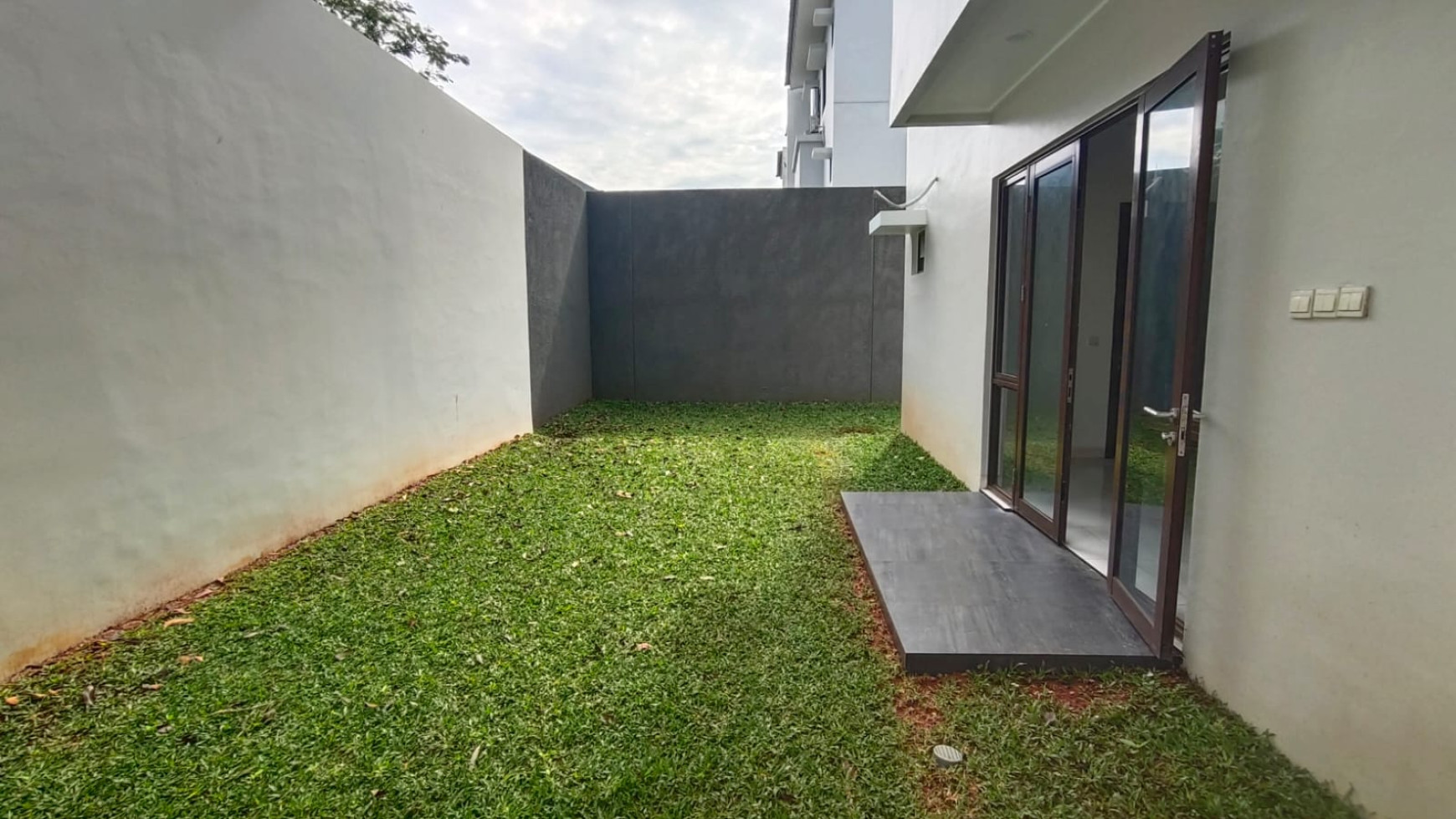 Foresta BSD City, rumah View Kolam renang baru renovasi