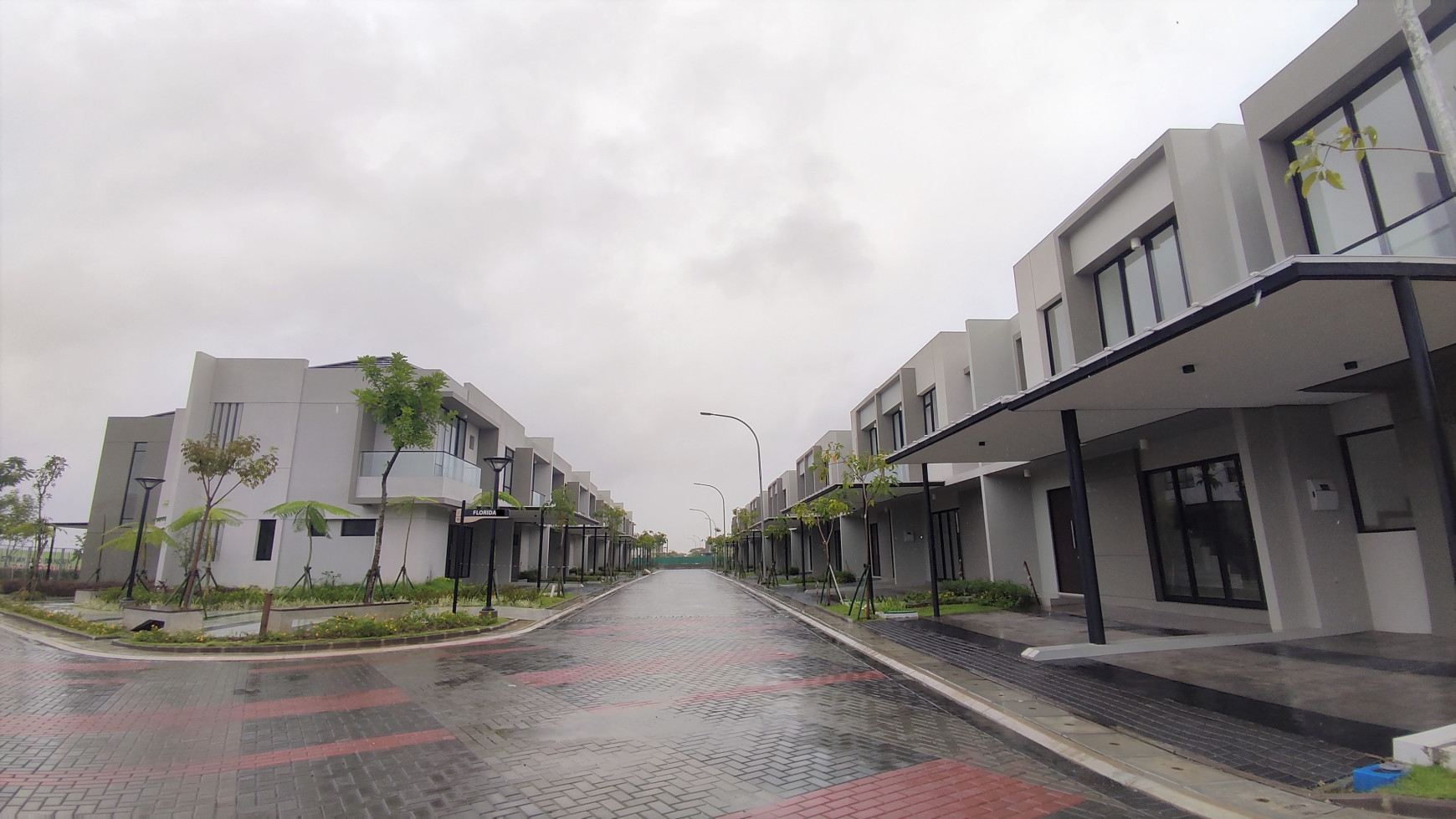 Di Jual Rumah Baru di Cluster Florida  PIK (8x10) (3+1BR) 2LT