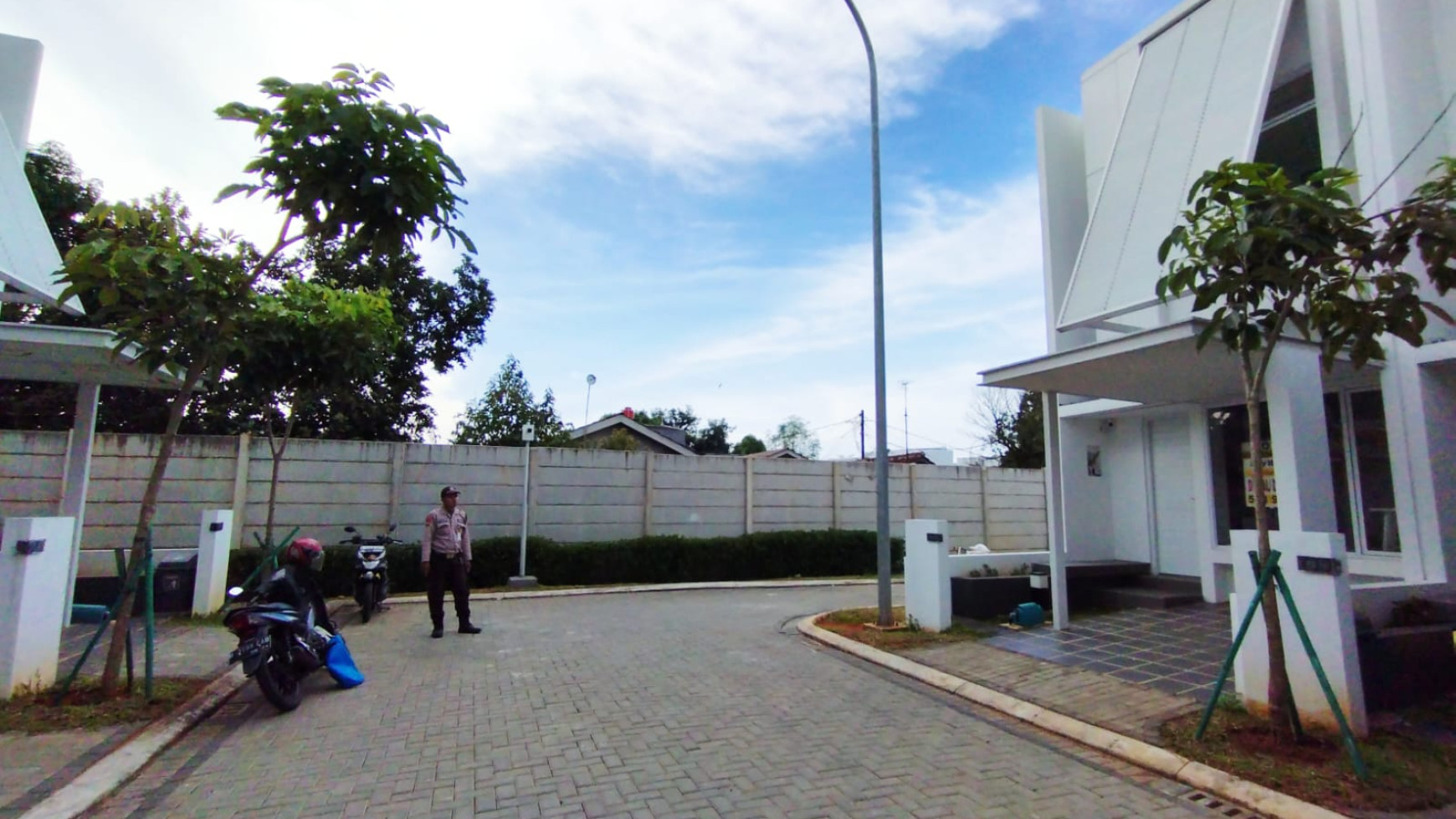 dijual rumah murah strategis siap huni, tabebuya inspirasihaus bsd city tangerang banten