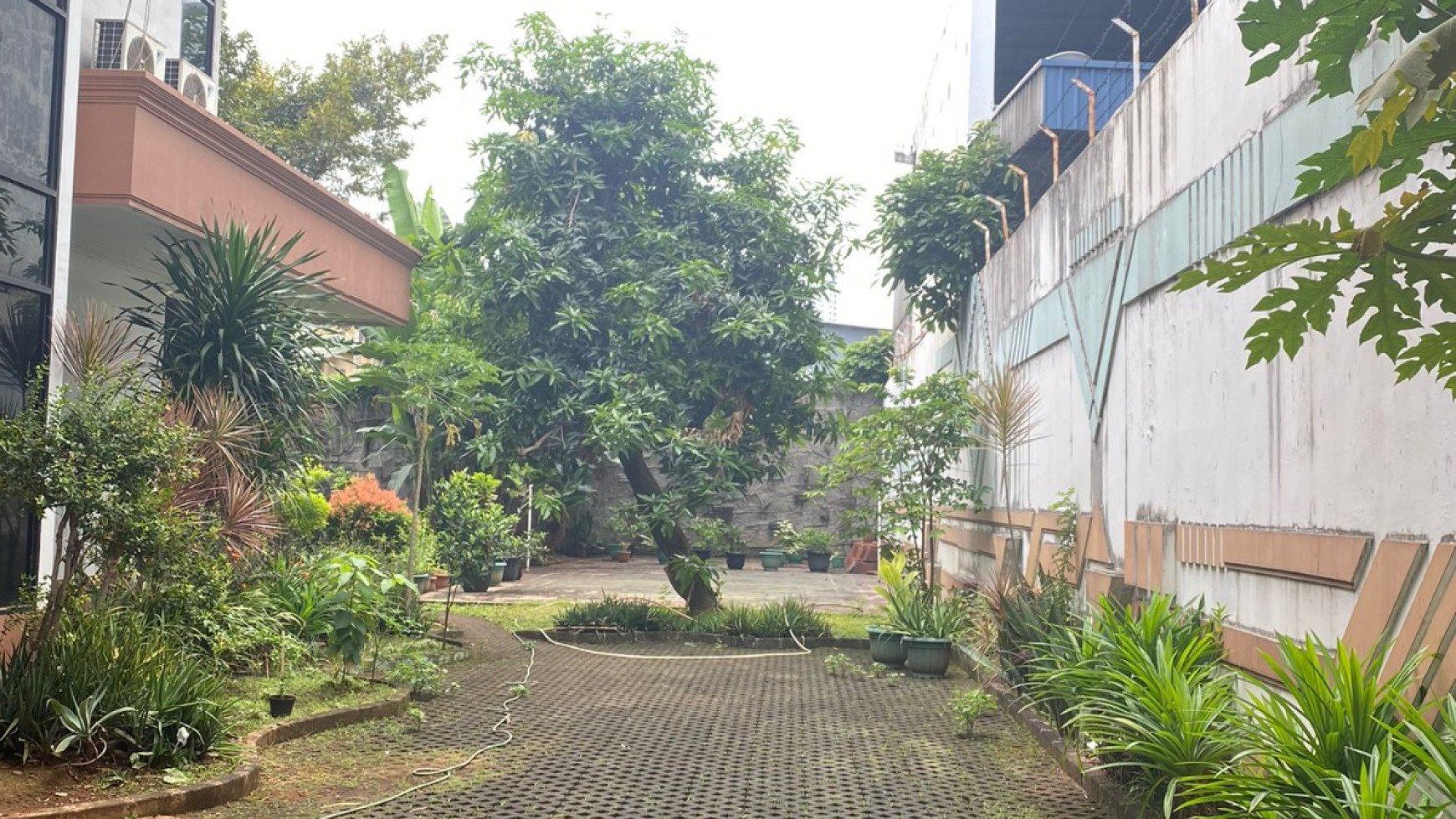 Rumah di Jual di Arjuna Raya Kebon Jeruk 