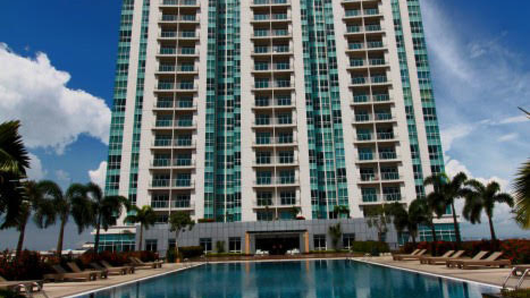 Apartment Trillium Mewah Pusat Kota View Suramadu