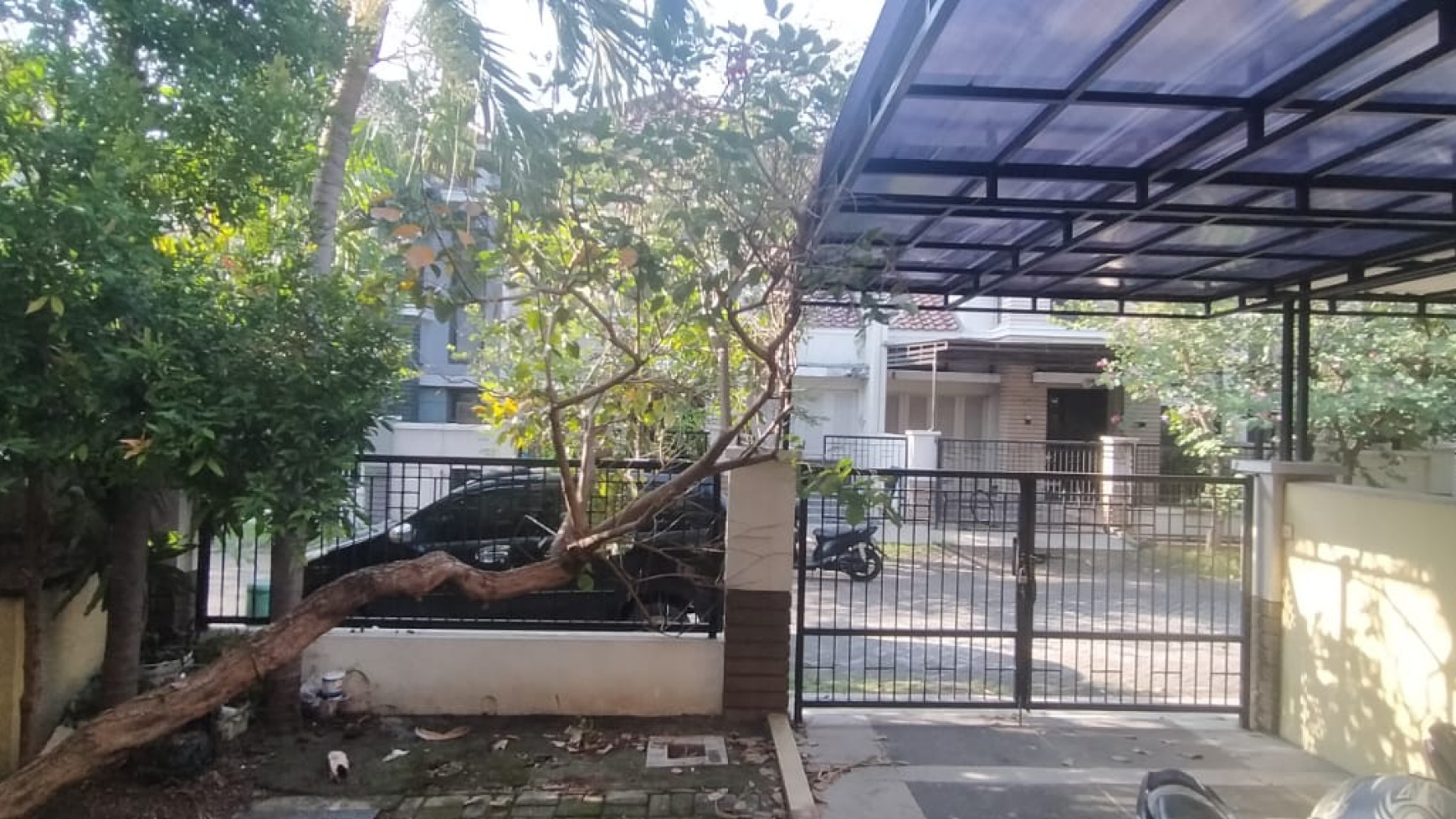 Sewa rumah Central Park A Yani, Rumah kompleks elite