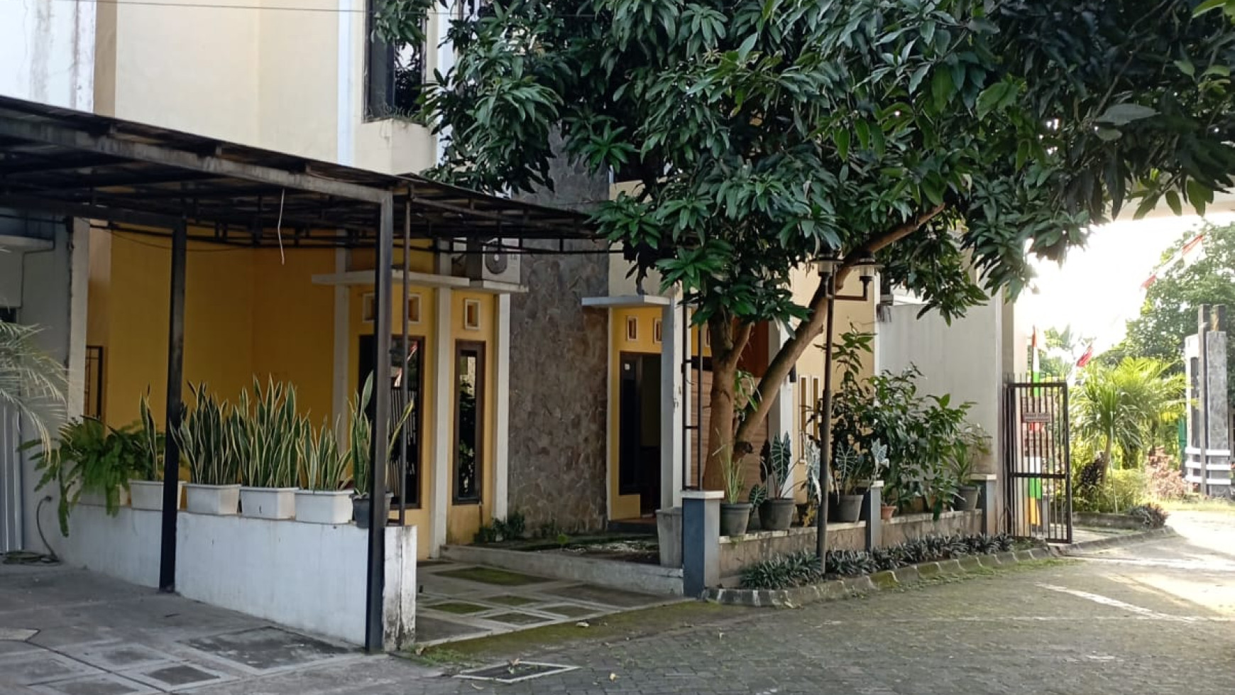 RUMAH DI PERUMAHAN MUTIARA KENCANA FULL FURNISH NGAGLIK SLEMAN