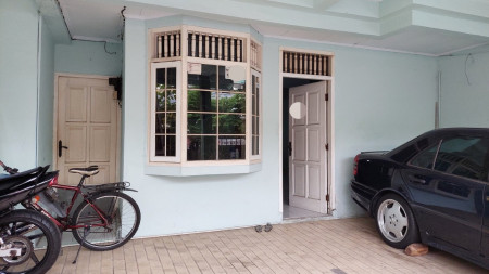 Rumah Hoek Permata Biru, Kelapa Gading Luas 14,8x8m2