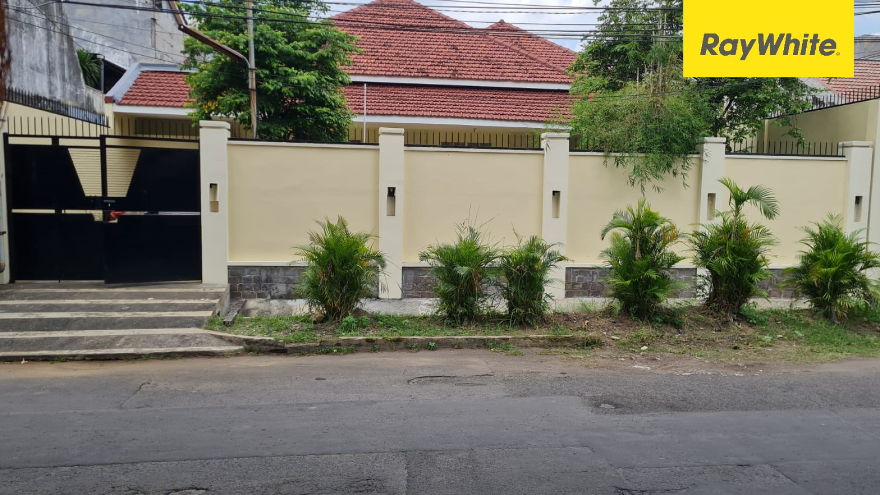 Rumah di Pusat Kota Surabaya,Jalan Teuku Umar,Dr. Soetomo