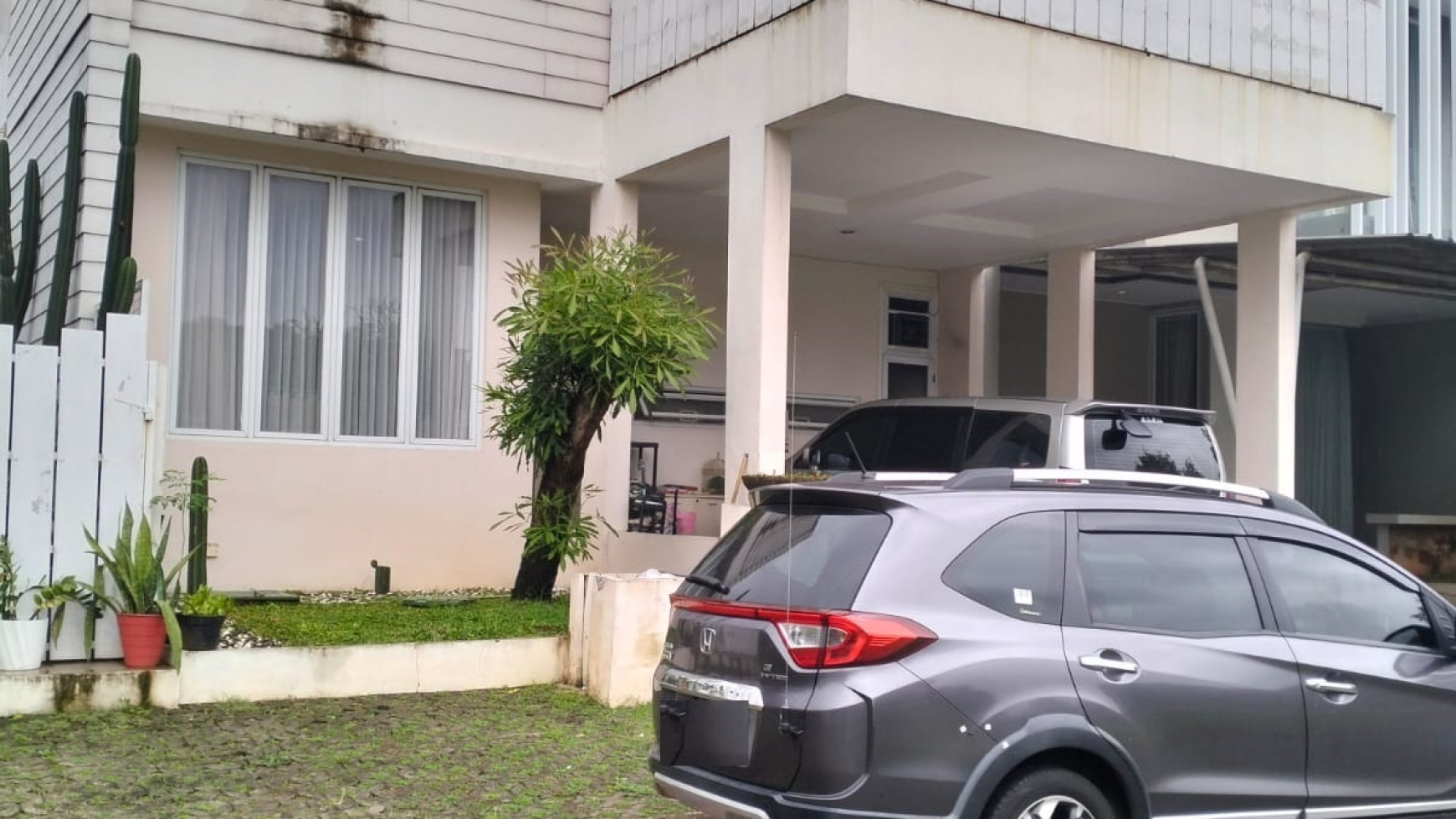 Rumah bergaya minimalis, ada kolam renang, dalam cluster Discovery, Bintaro Jaya Se,tor 9