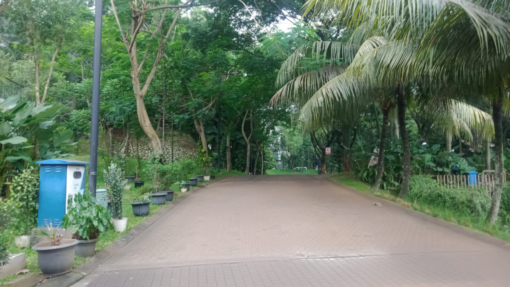 Rumah Cantik Modern Termurah Dekat MRT Di Lebak Bulus.