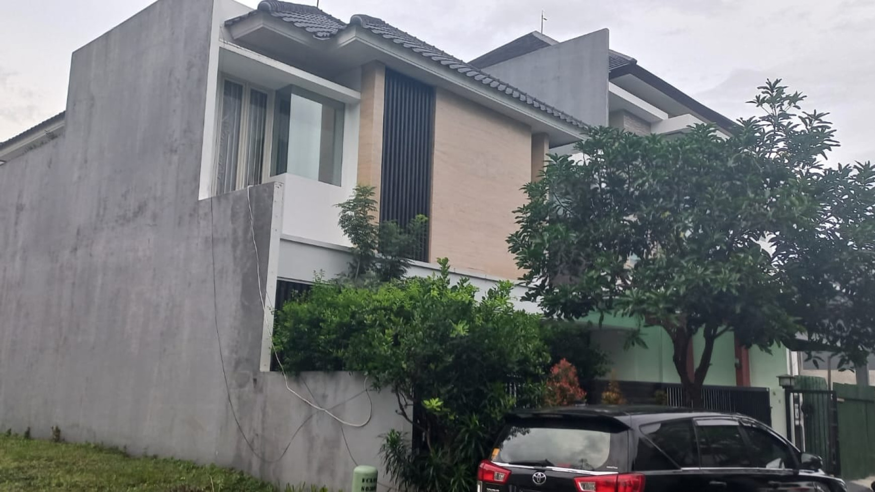 Dijual Rumah Stamford Place Citraland Lokasi Terdepan Dekat Gwalk + SEMI Furnished + PAGAR