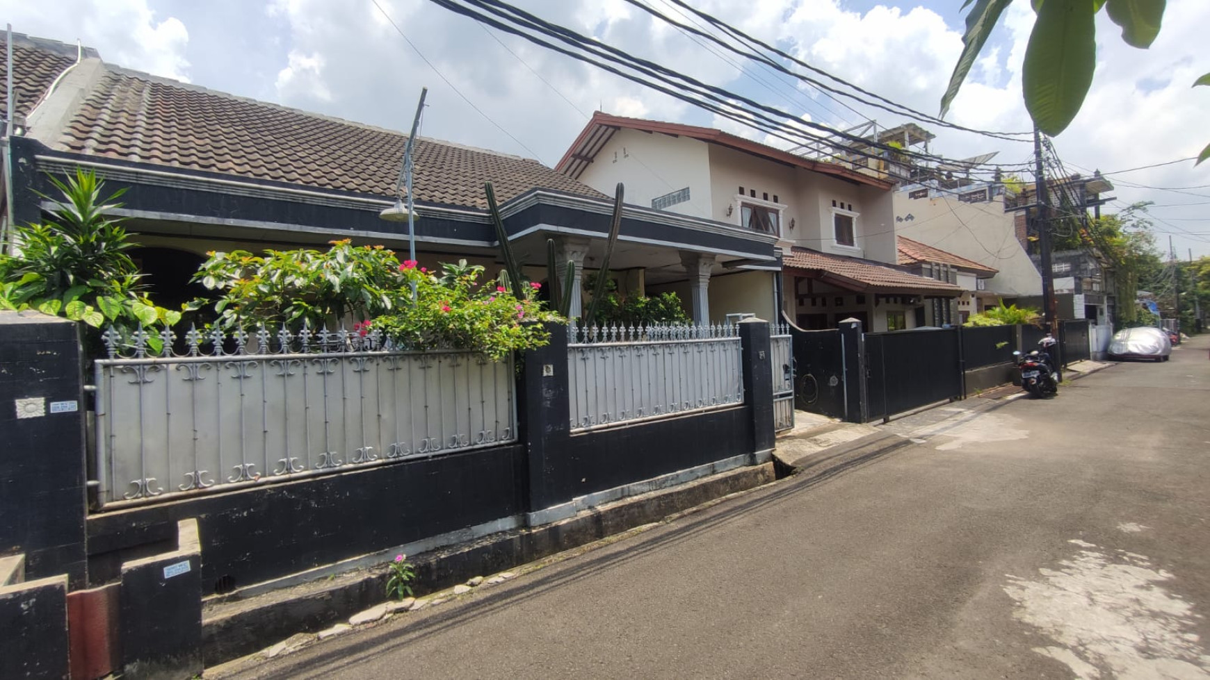 Rumah Minimalis di Larangan Selatan