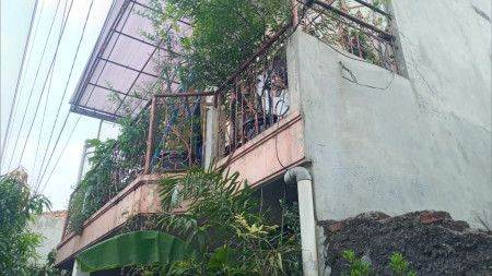 Rumah 2 Lantai siap Huni di Pesanggrahan