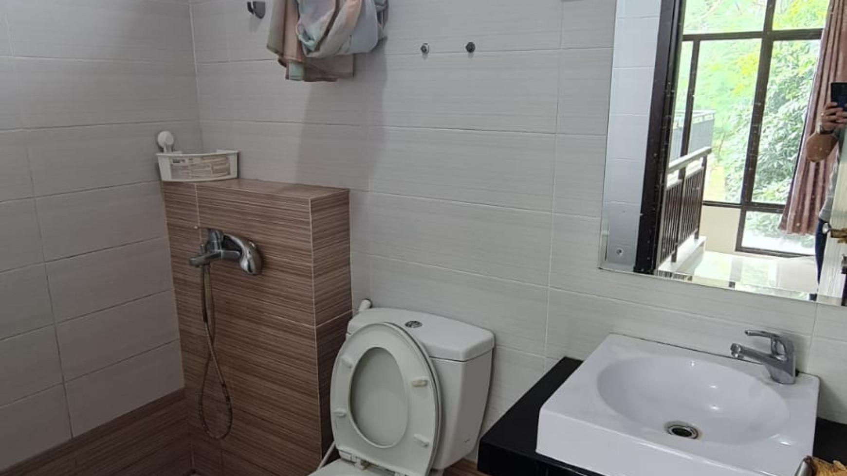 Rumah rapi illustria Eminent