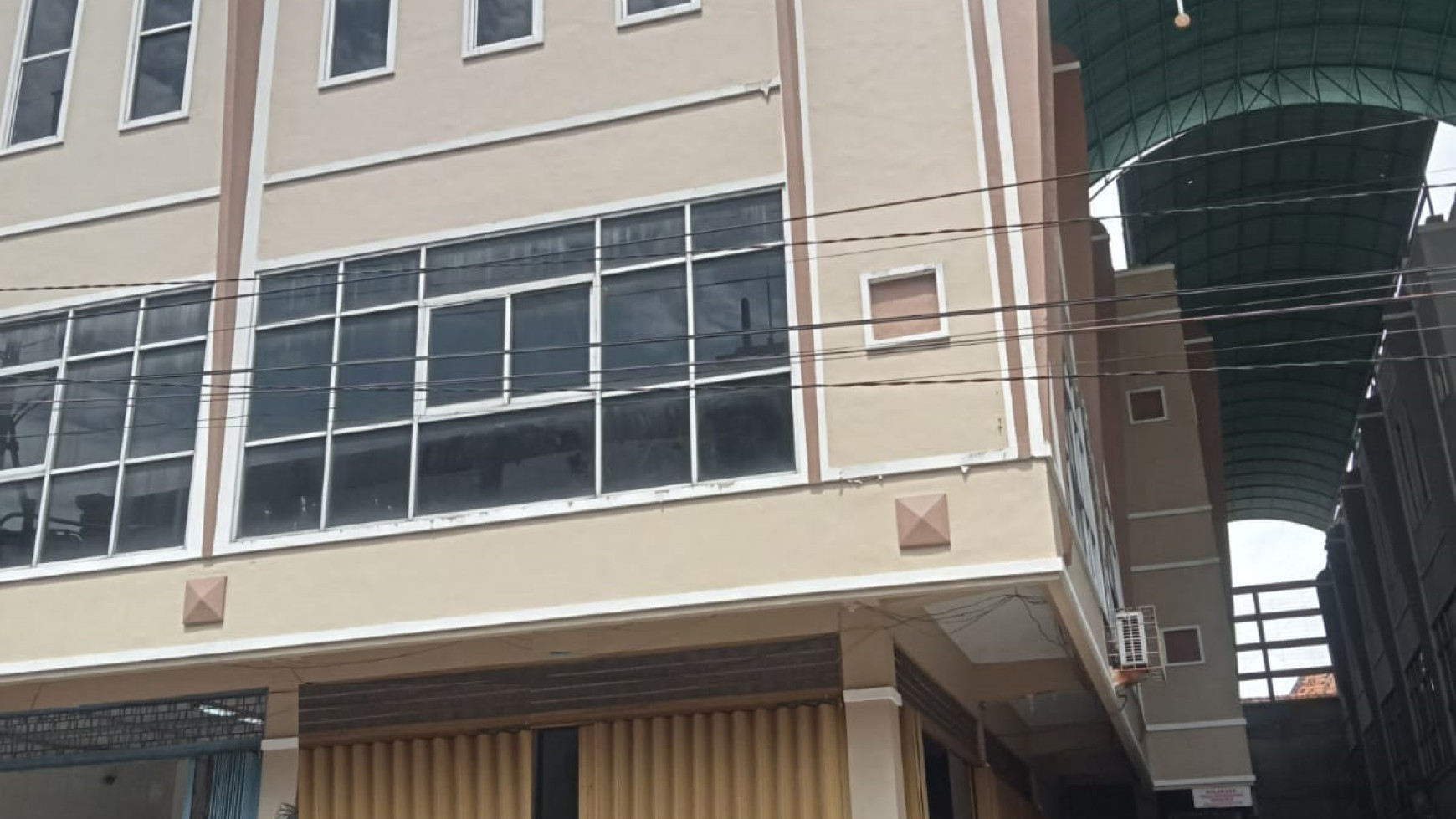 Ruko Hook 3,5 lantai di Jalan Bongkaran,Pabean Cantikan